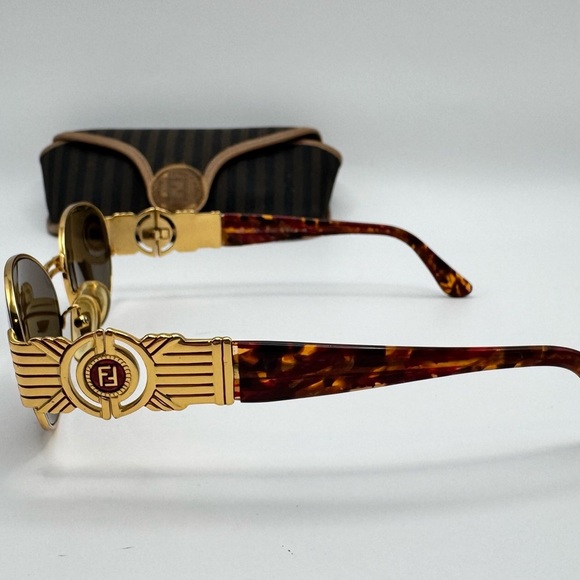 Vintage Fendi SL7034 Oval Sunglasses Gold FF Medallion Italy Y2K Rare Red